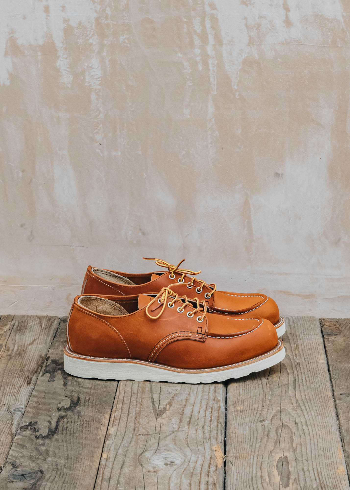 Red Wing 8092 Shop Moc Oxford Shoes in Oro Legacy