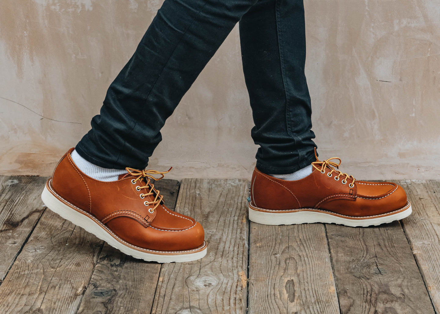 Red Wing 8092 Shop Moc Oxford Shoes in Oro Legacy