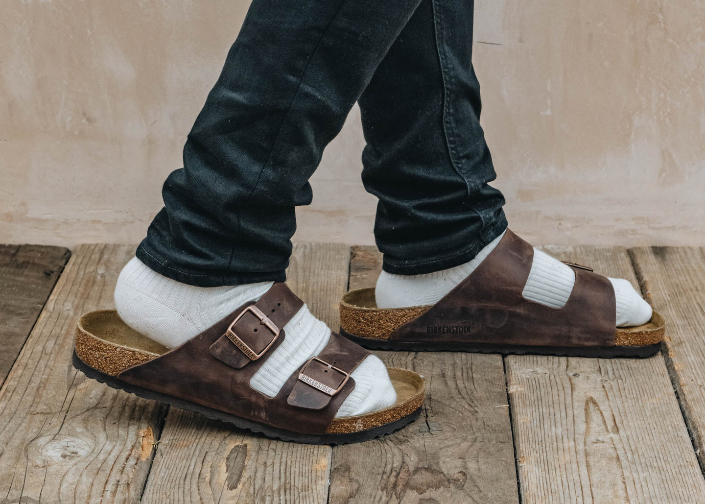 Men's Birkenstock Arizona Oiled Leather Regular Sandals in Habana