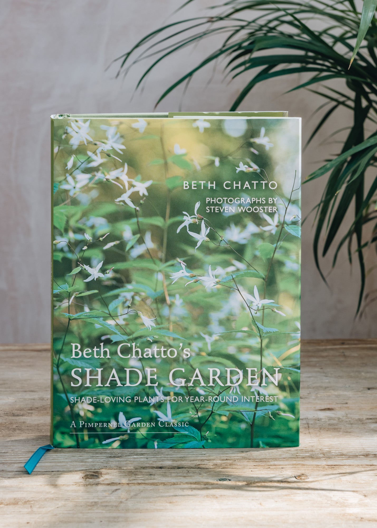 Beth Chatto's Shade Garden book
