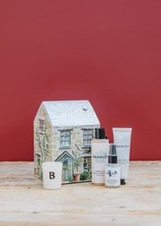 Bonne Maison Christmas Cottage Gift Set