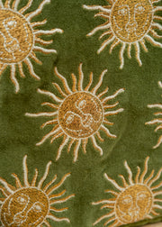 Elizabeth Scarlett Sun Goddess Velvet Wash Bag in Fern Green