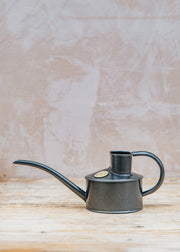 Bergs Potter Fazely Flow Watering Can in Graphite, 1pt