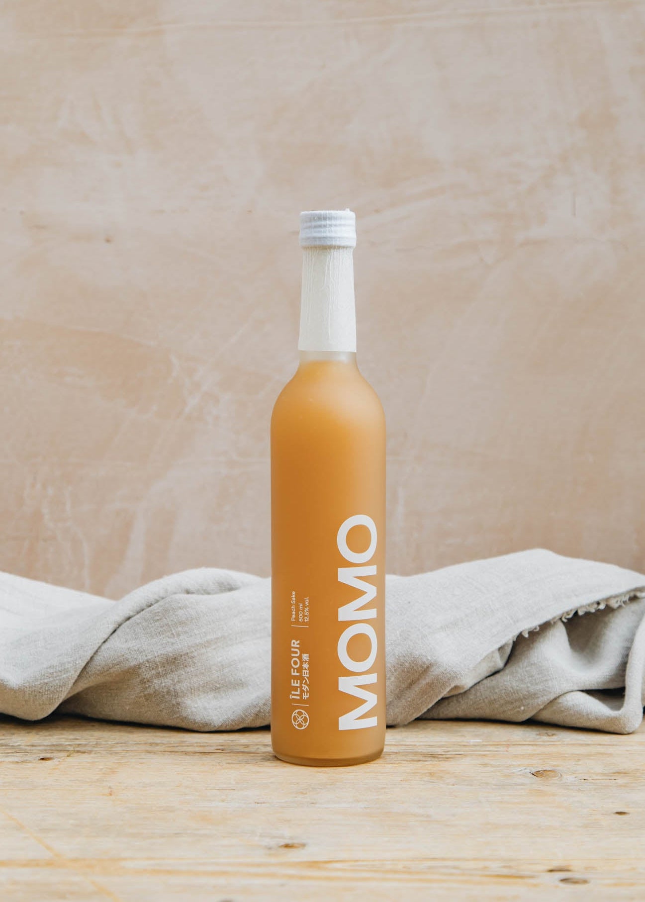 Momo Peach Sake, 50cl – Burford Garden Co.