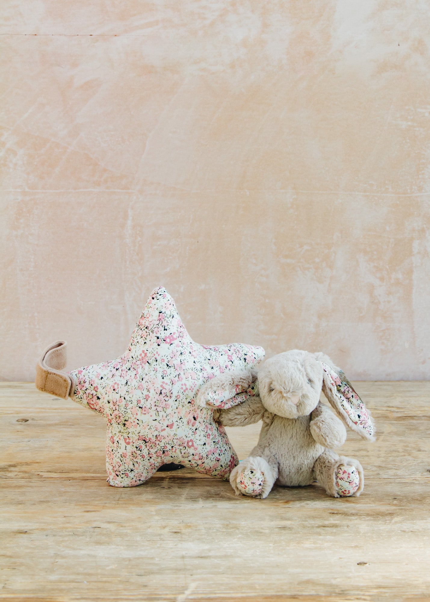 Jellycat Blossom Bea Beige Bunny Musical Pull