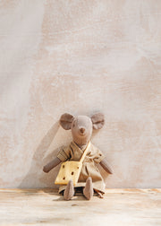 Maileg Mum Mouse in Light Brown