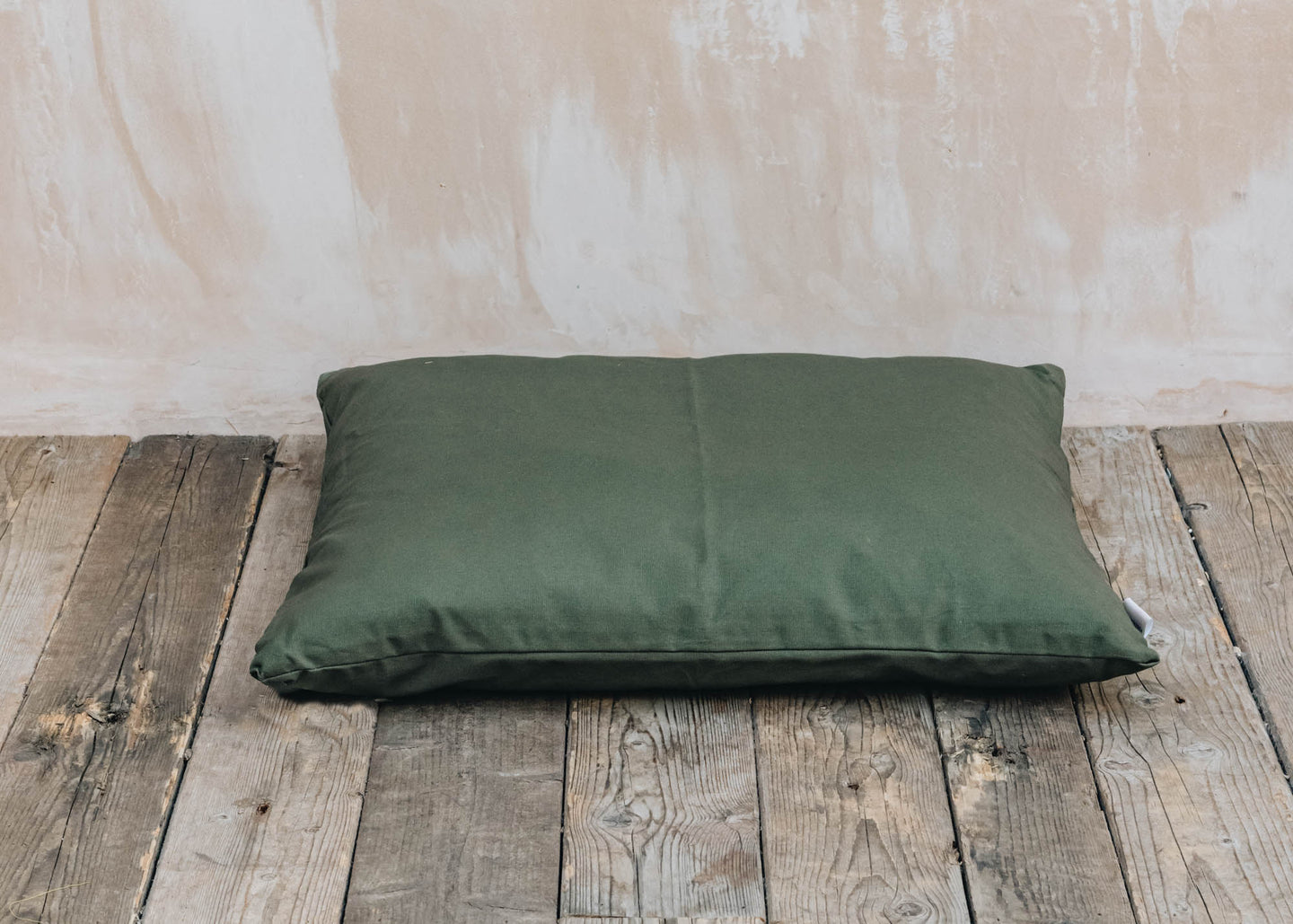 Pooch & Paws Medium Water Resistant Pet Bed in Olive Green