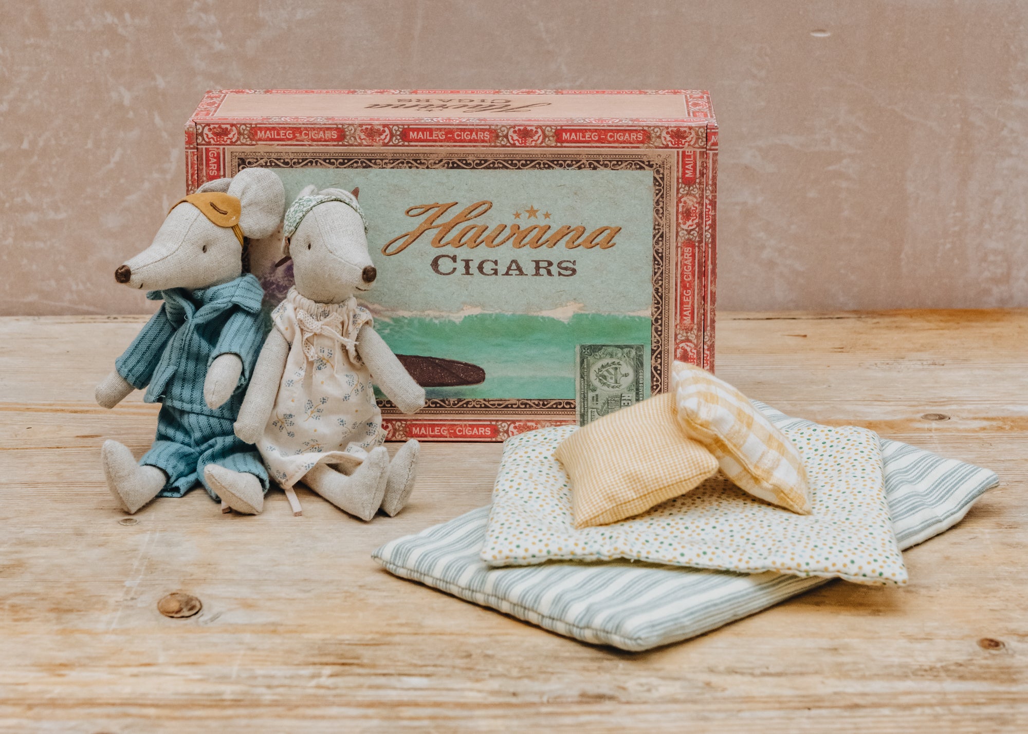 MAILEG MUM AND DAD MICE IN CIGARBOX MAILEG MUM AND DAD MICE IN CIGARBOX