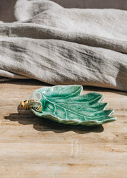 Bordallo Pinheiro Bordhallo Pinheiro Oak Leaf with Bee Bowl