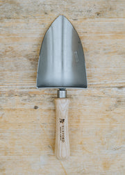 Barbour Garden Scoop with Ash Handle