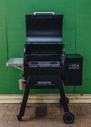 Kadai Ironwood 650 Wood Pellet Grill in Black with Pellet Sensor