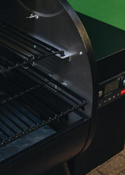 Traeger Ironwood 650 Wood Pellet Grill in Black with Pellet Sensor