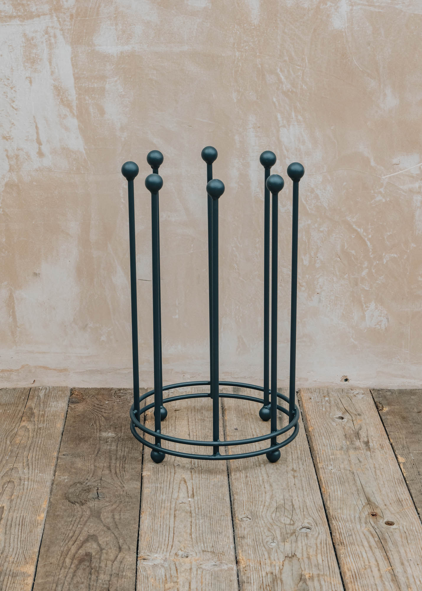 Harrod Horticultural Round Wellington Boot Stand in Anthracite