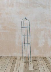 Harrod Horticultural Small Etched Round Column Obelisk