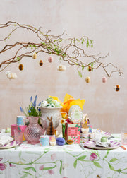 How to: Create a Cheerfully Charming Easter Table