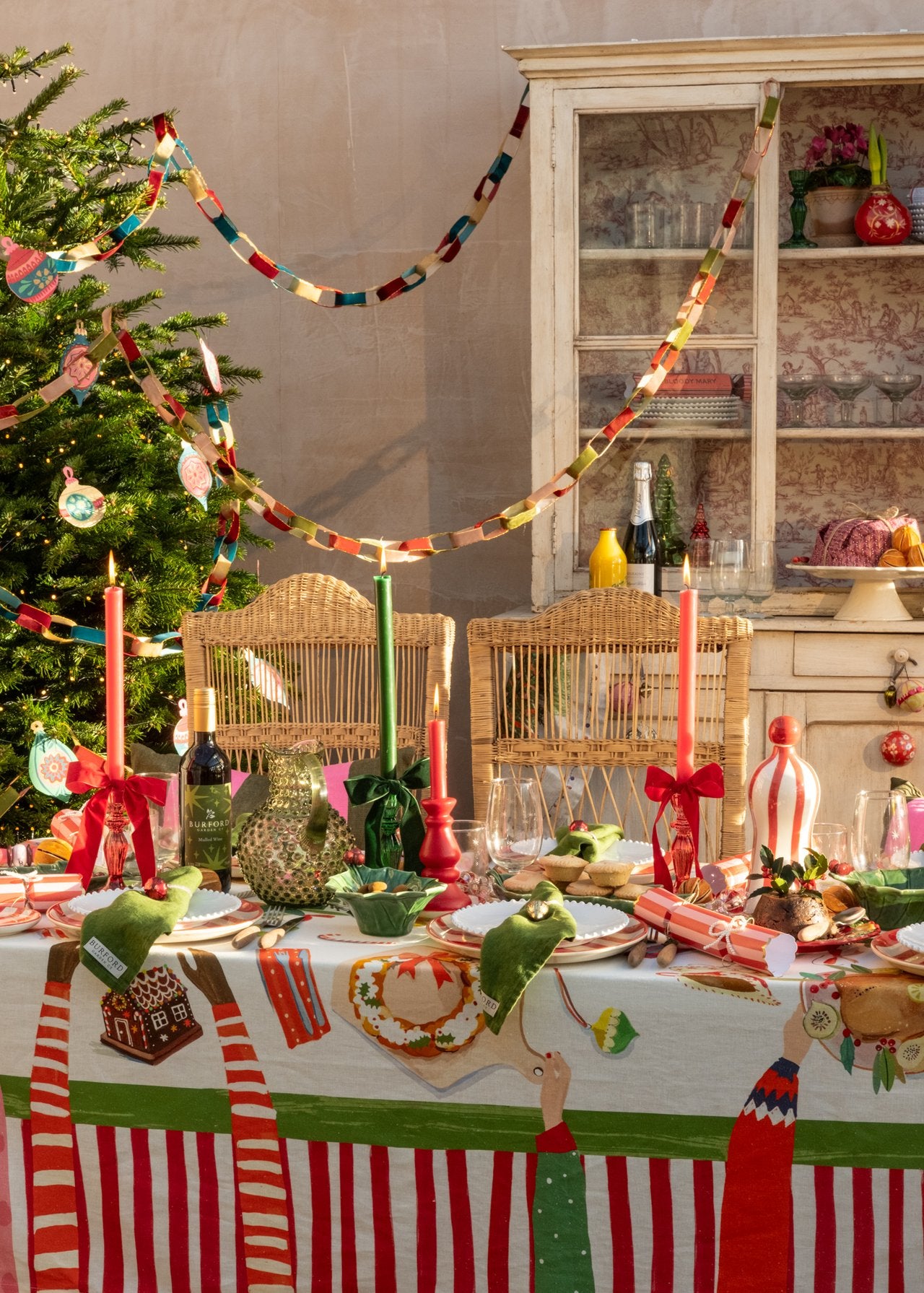 The Holly Jolly Christmas Table
