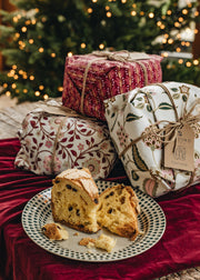 Burford Garden Co. Panettone Tradizionale with Green and Pink Flowers Paper Design, 500g