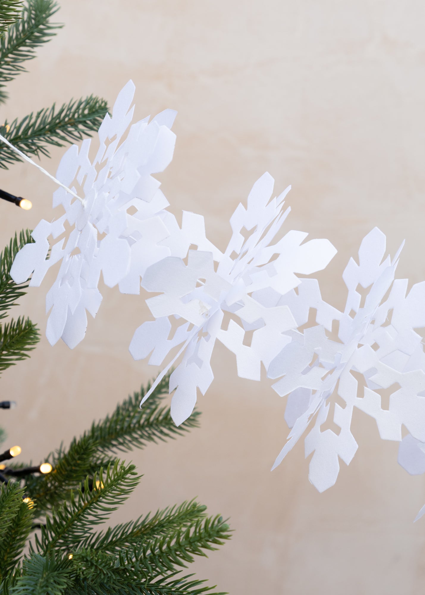 A World of Craft Flake Garland in White