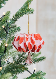 A World of Craft Origami Rosa Ornament