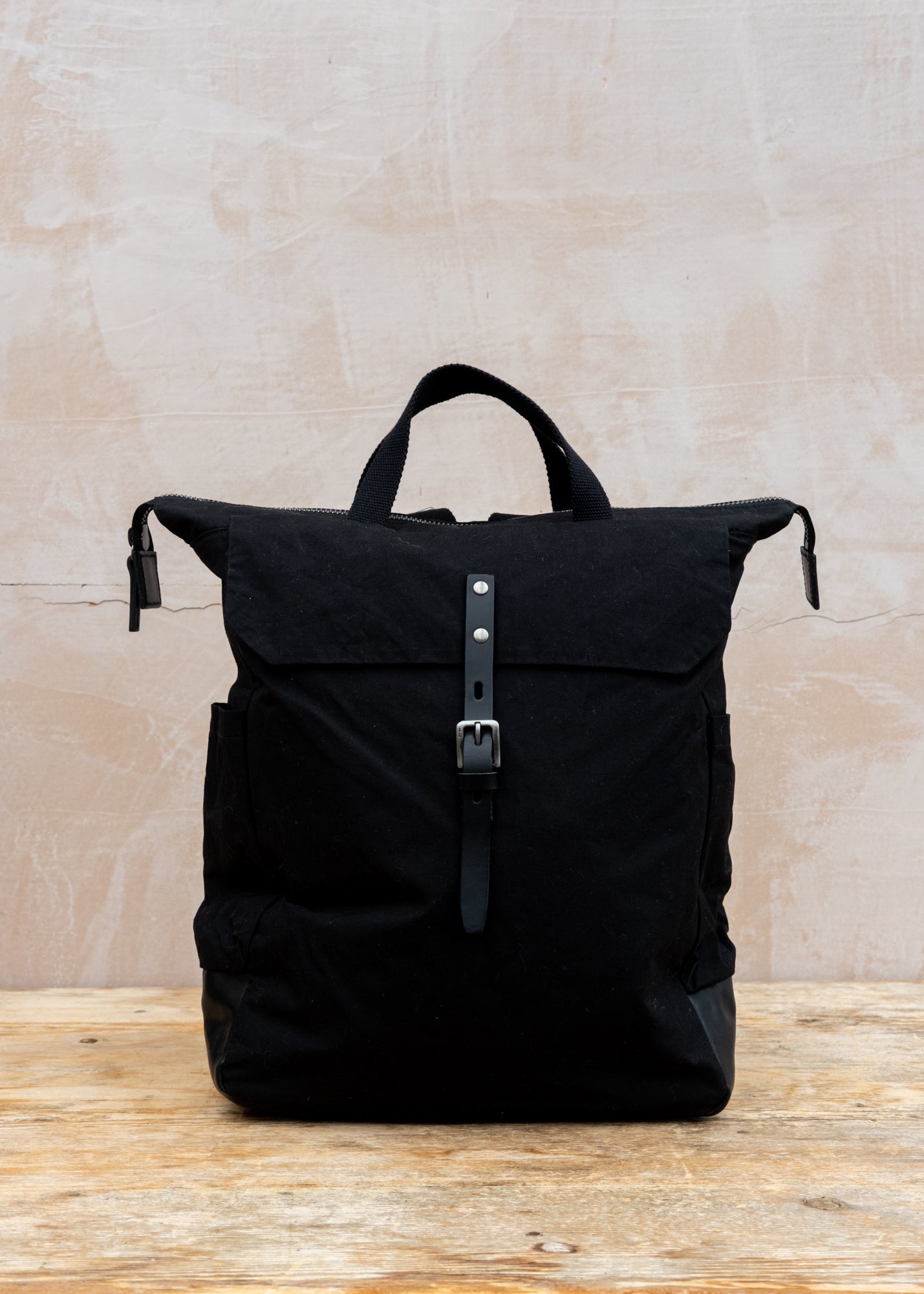 Fin Waxed Cotton Backpack in Black – Burford Garden Co.