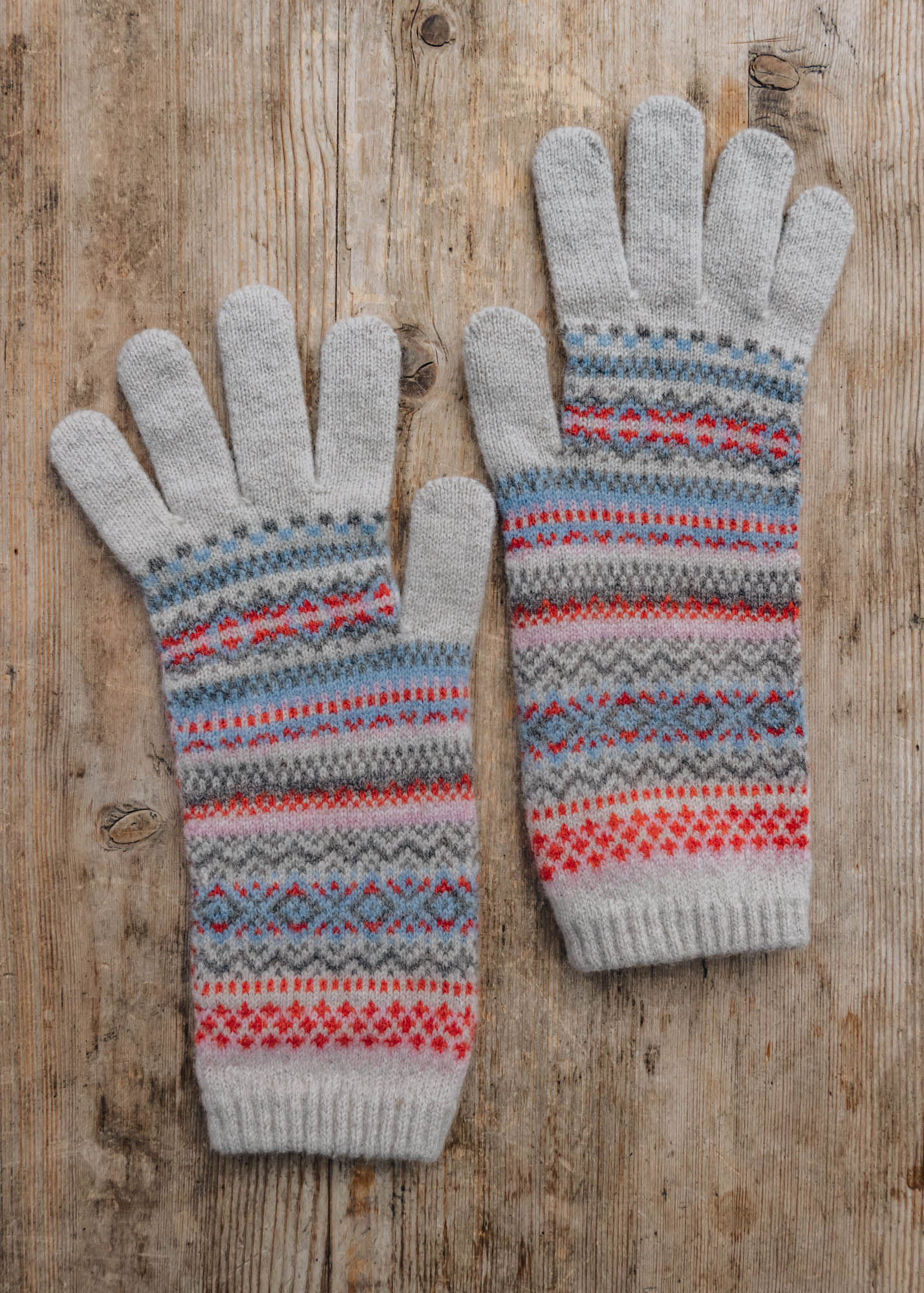 Eribé Alpine Gloves in Blue Hibiscus