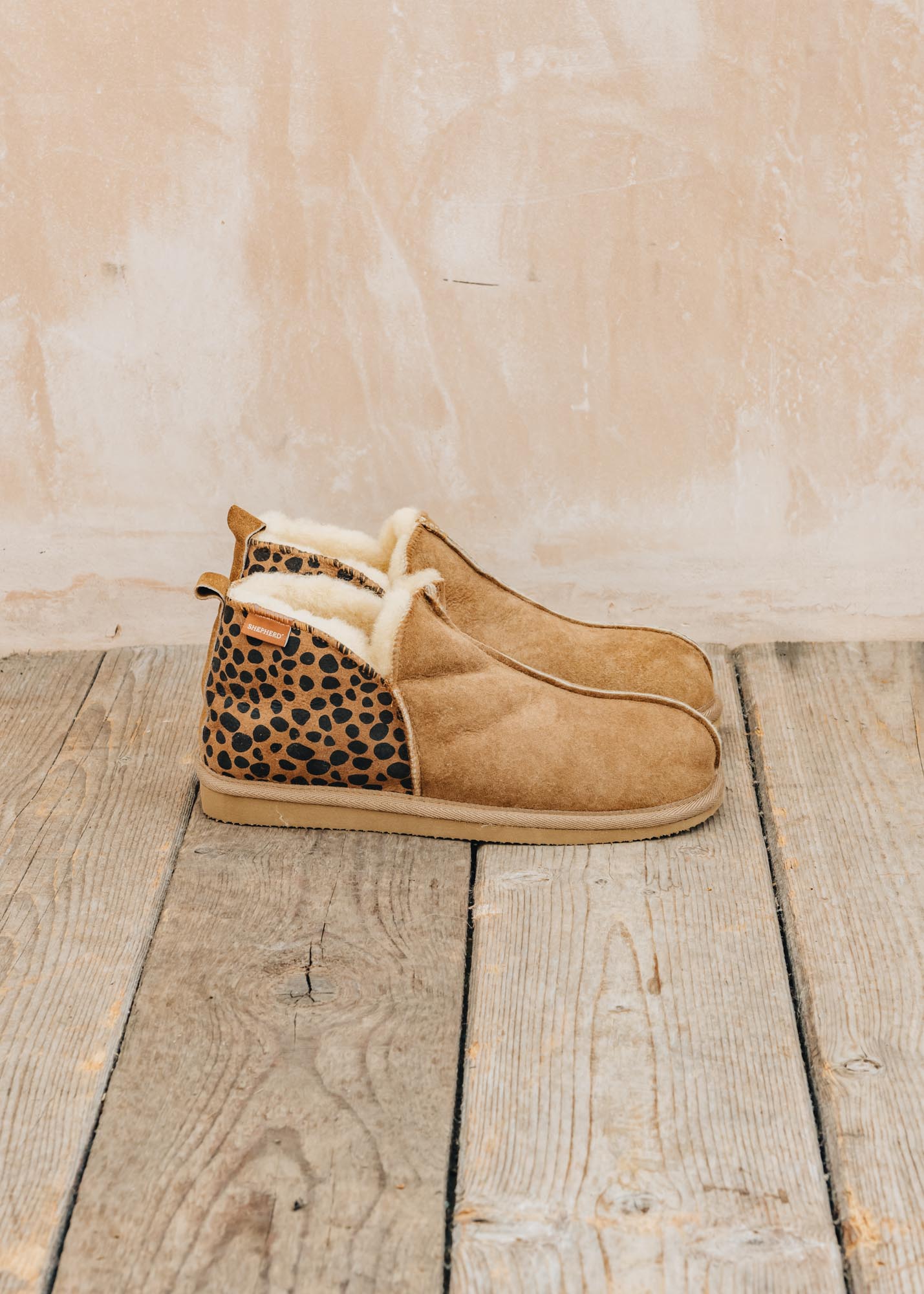 Shepherd of Sweden Women's Annie Slippers in Leopard Chestnut
