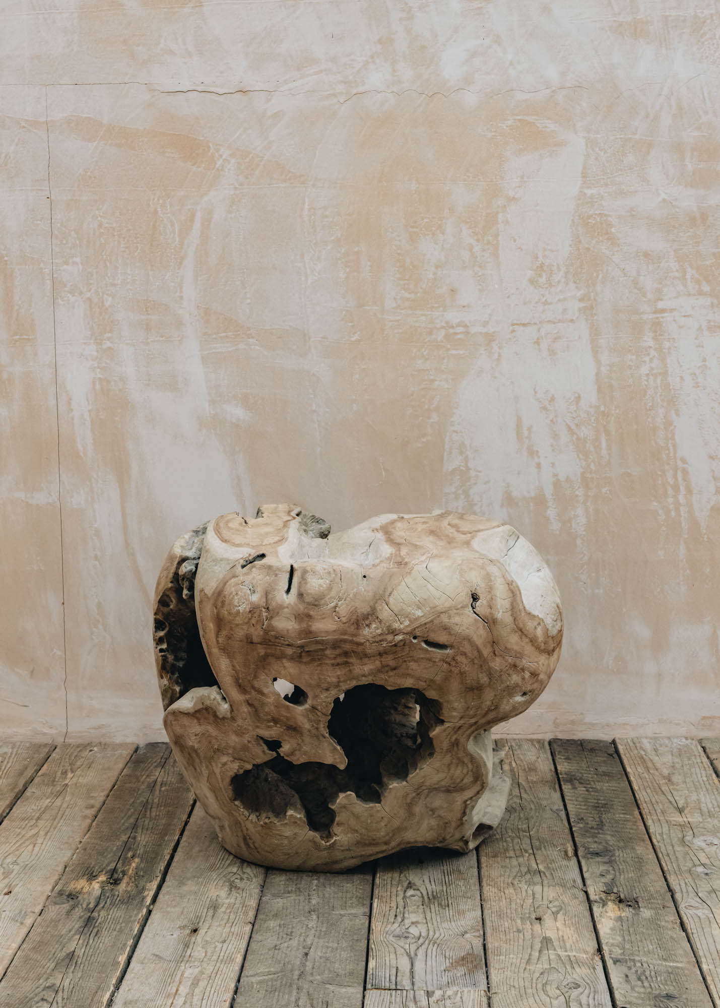 Bramblecrest Gommaire Ball Teak Root Coffee Table in Natural Grey