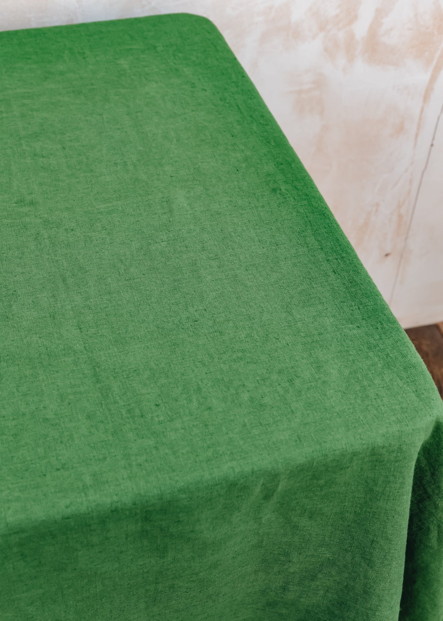 Burford Garden Co. Linen Tablecloth in True Green (140x250cm)