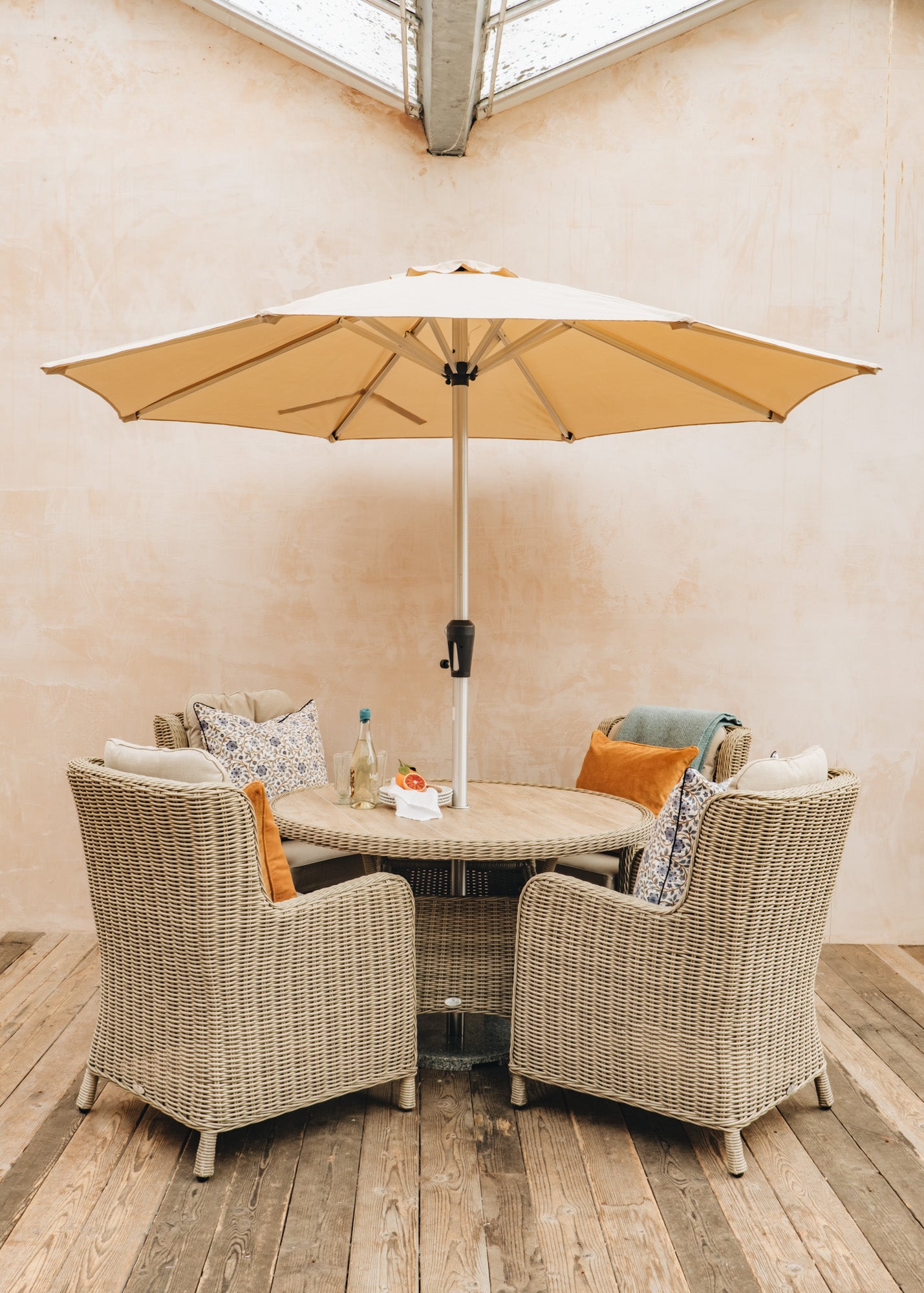 Barley Four Seater Round Dining Set – Burford Garden