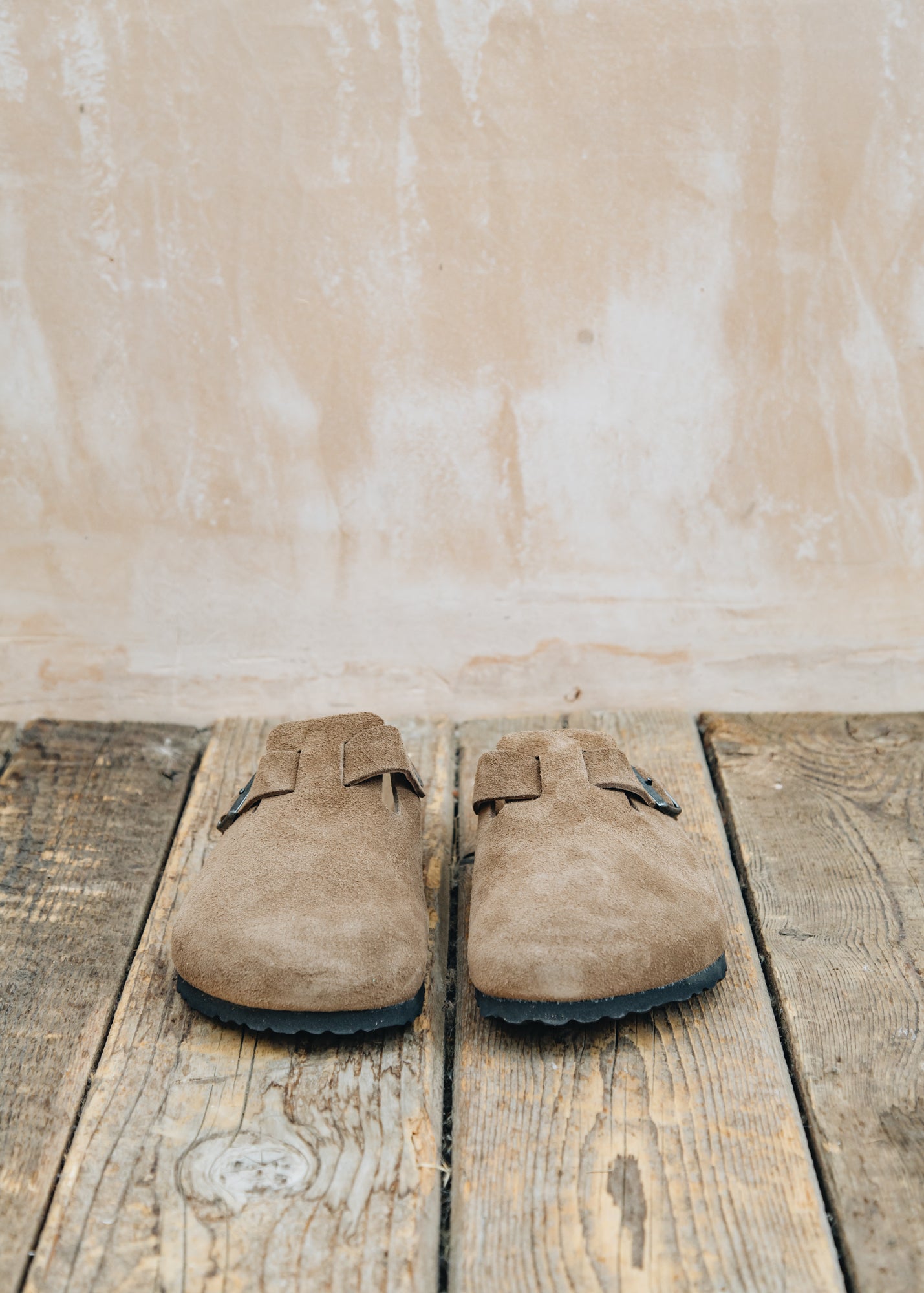 Birkenstock Men's Boston Regular Clogs in Dark Tea Suede