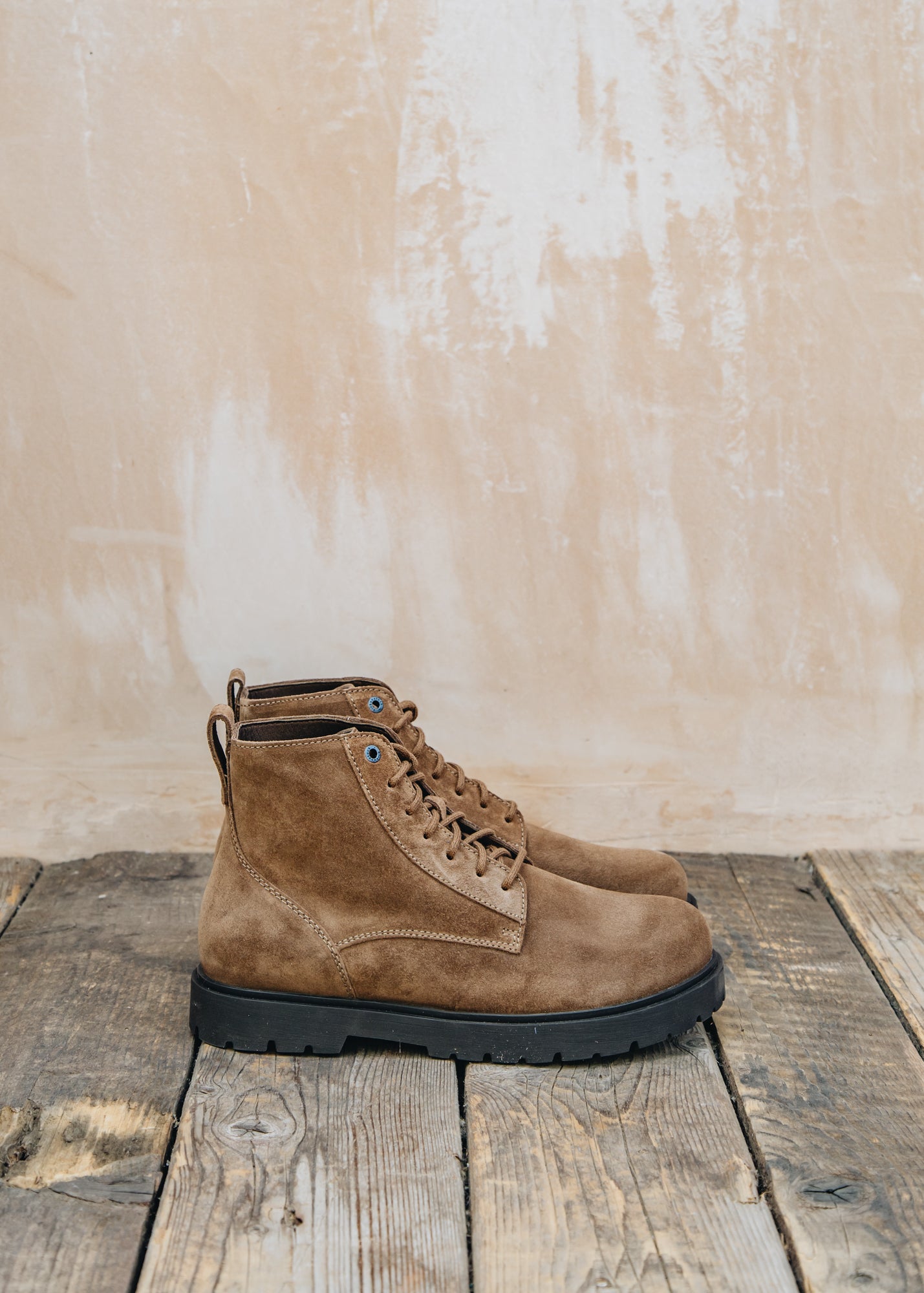 Red Wing Men's Highwood Lace Up Boots in Dark Tea Suede