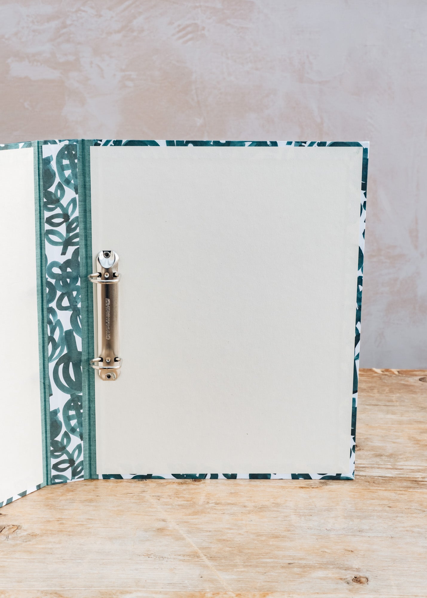 Bluebellgray Ringbinder in Wee Pomegranate