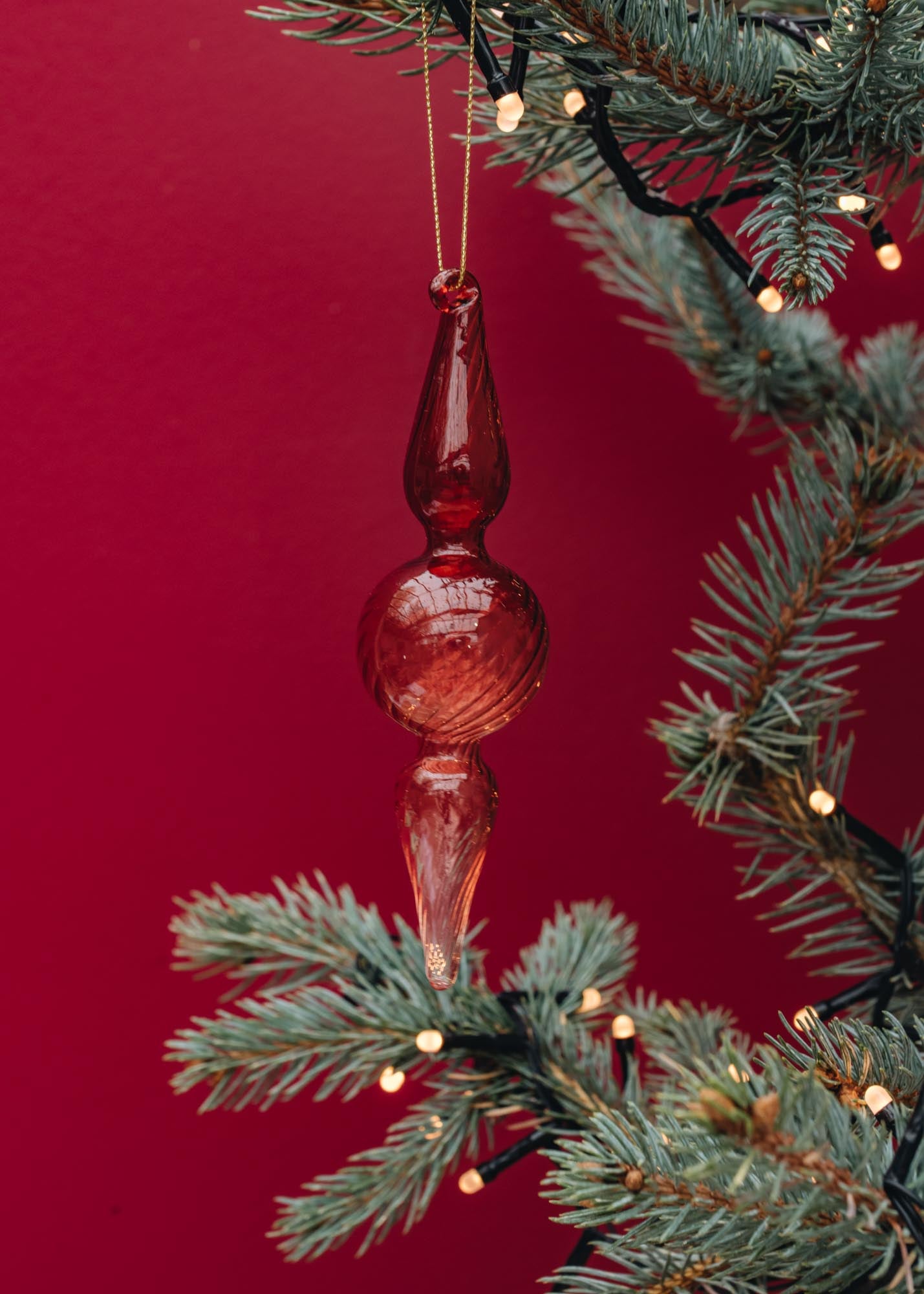 Bungalow Bonbon Glass Icicle in Ruby
