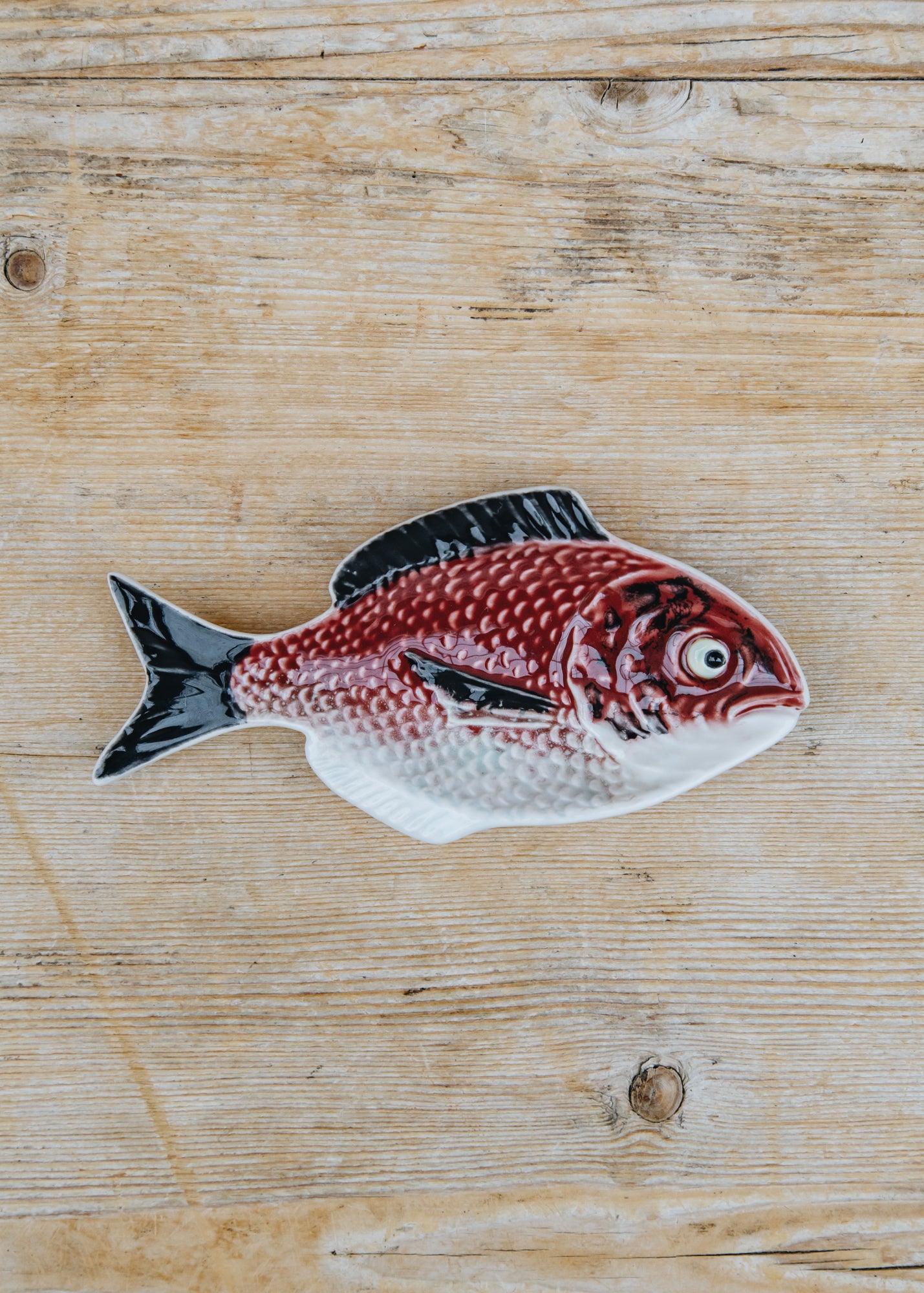 Tuttoattaccato Fish Olive Dish
