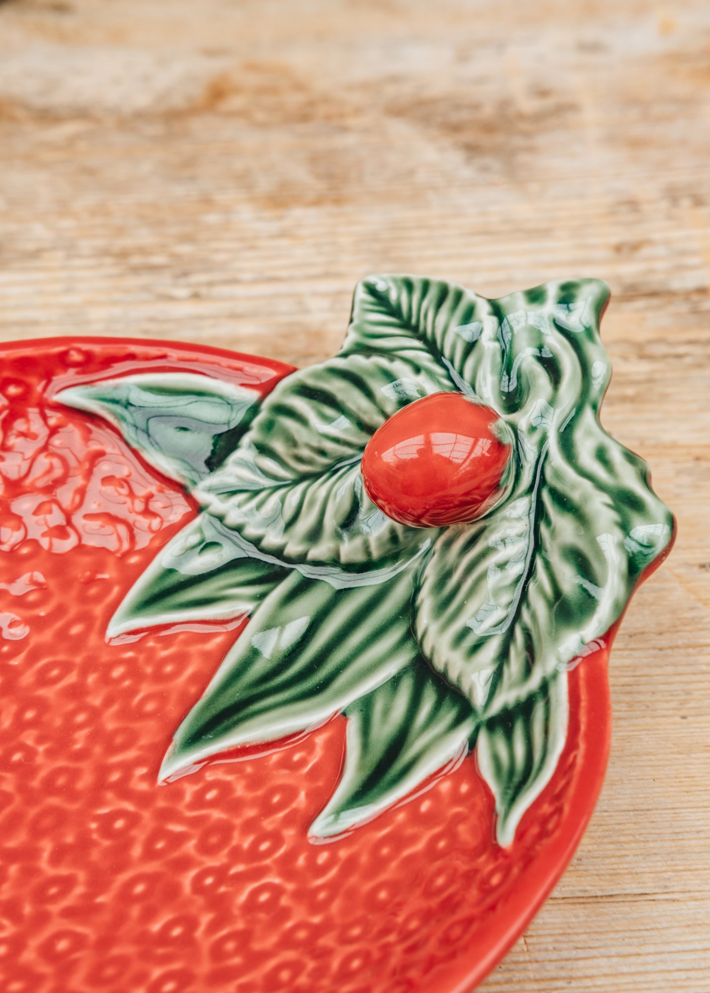 Bordallo Pinheiro Strawberries Olive Dish