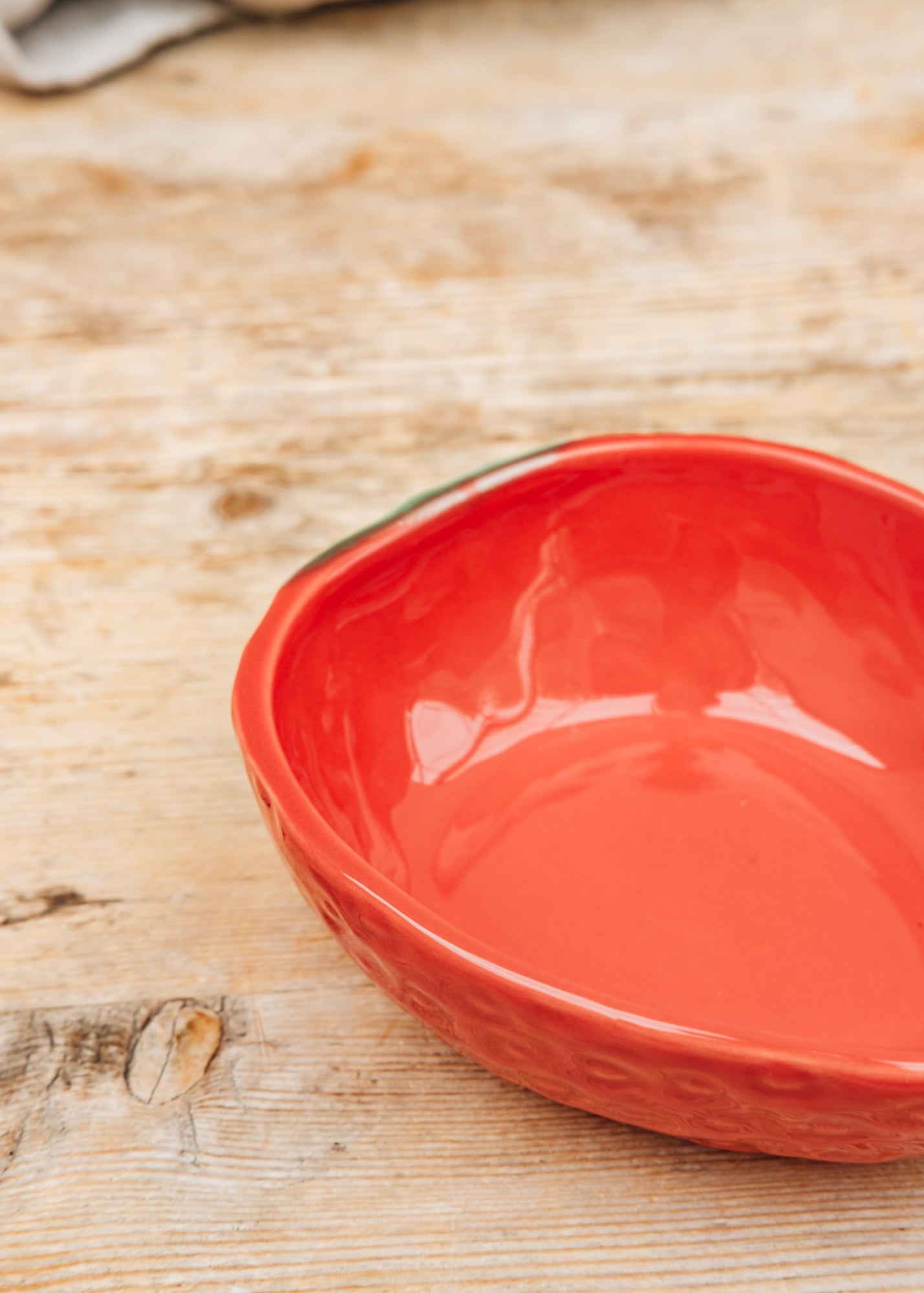Bordallo Pinheiro Strawberry Oval Bowl, 13.5cm