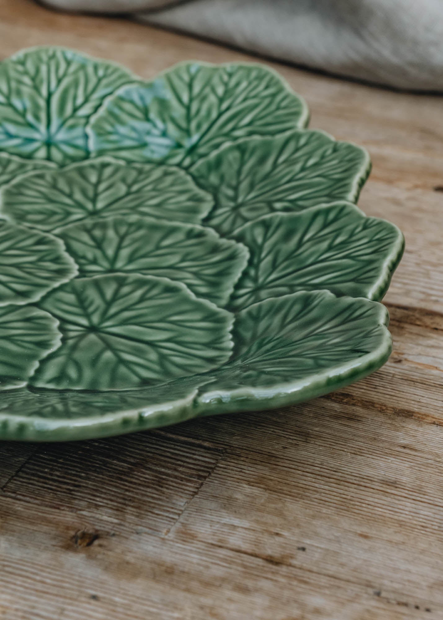 Bordallo Pinheiro Bordallo Pinheiro Geranium Green Platter