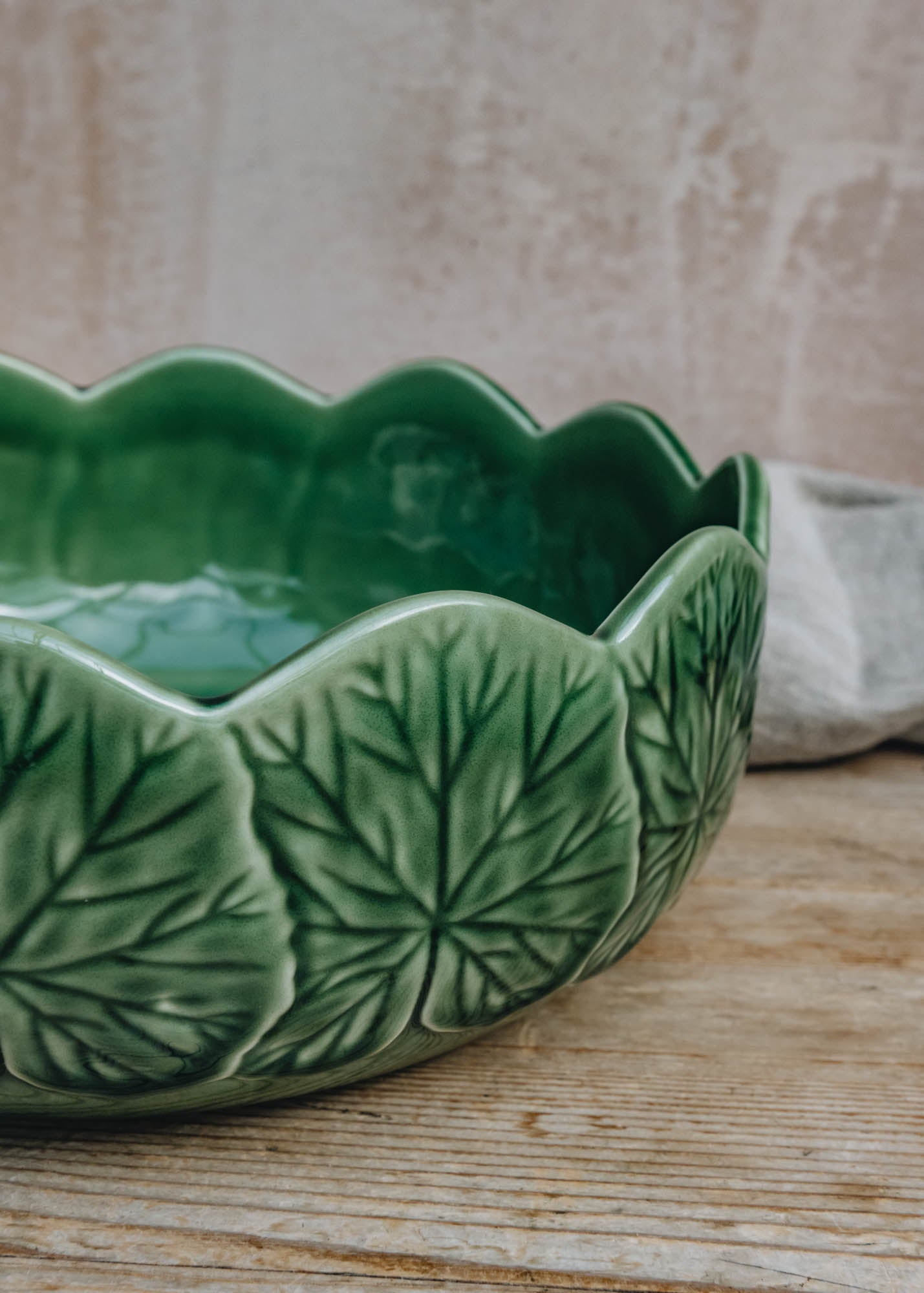 Bordallo Pinheiro Bordallo Pinheiro Geranium Green Salad Bowl