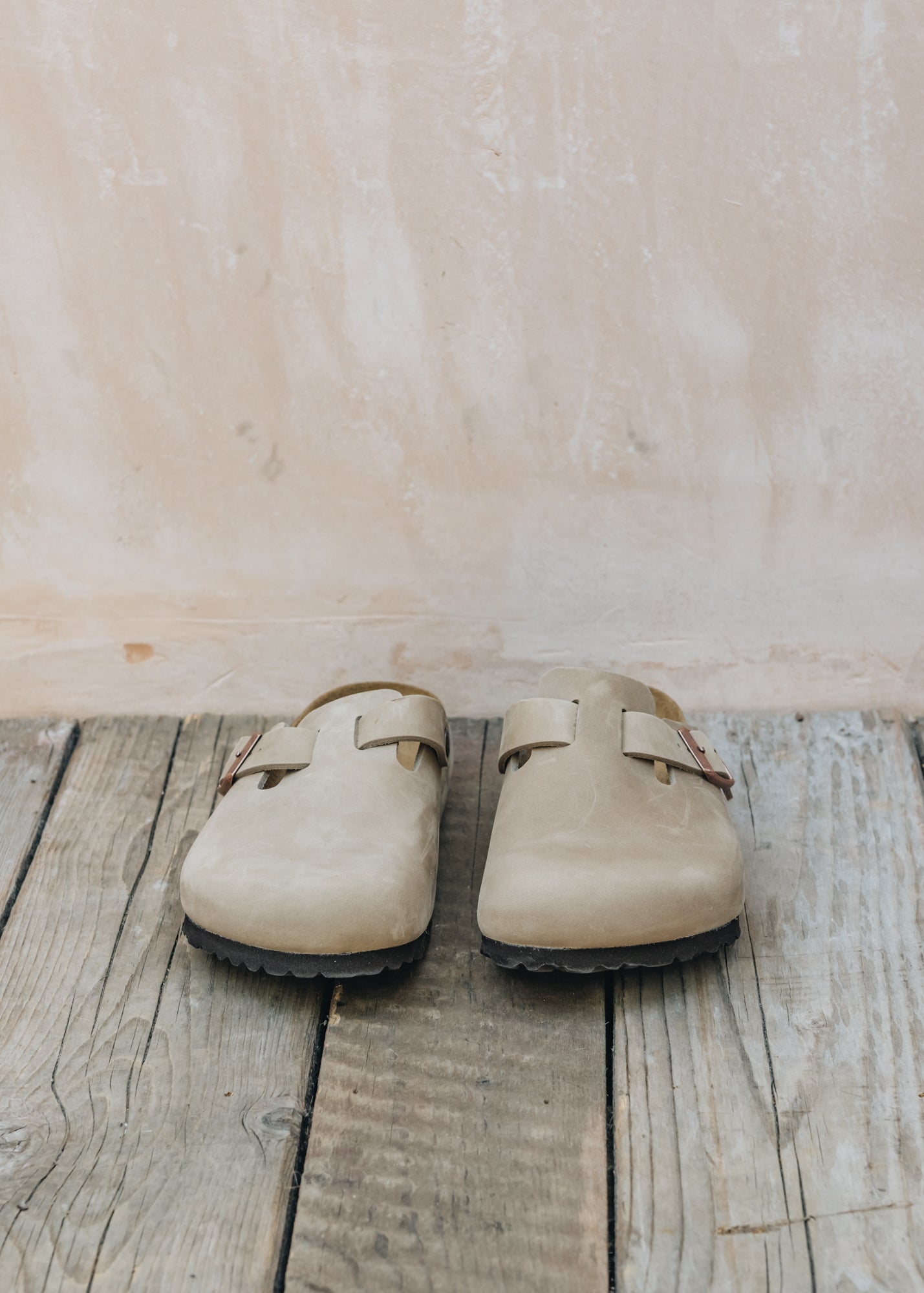 Birkenstock Boston Clogs in Tobacco Brown