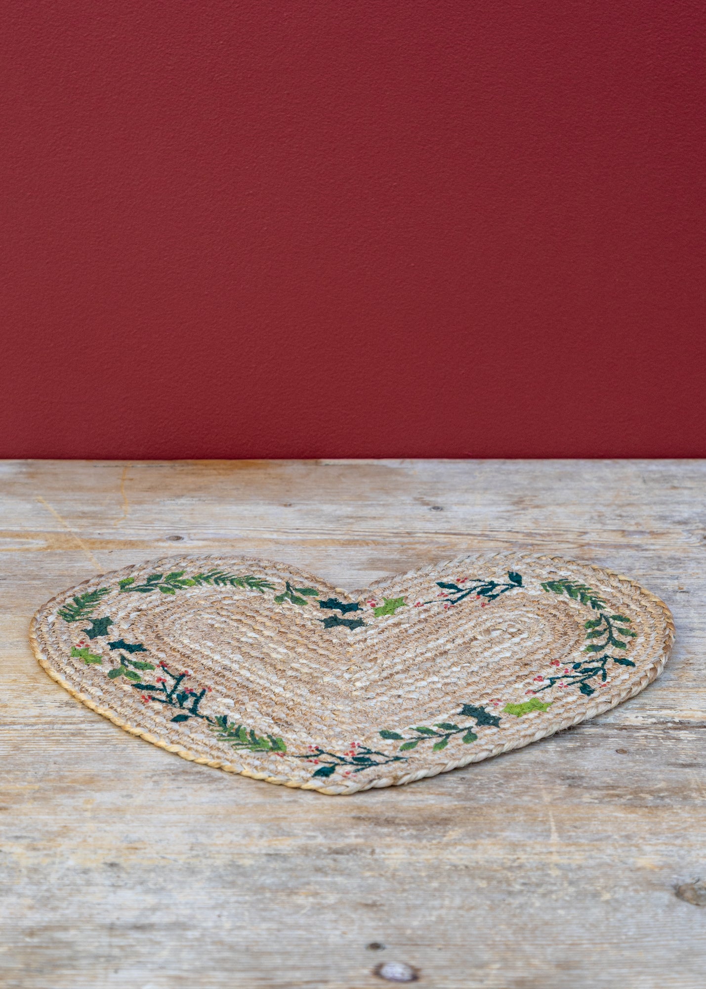 The Braided Rug Co. Natural Christmas Heart Placemat