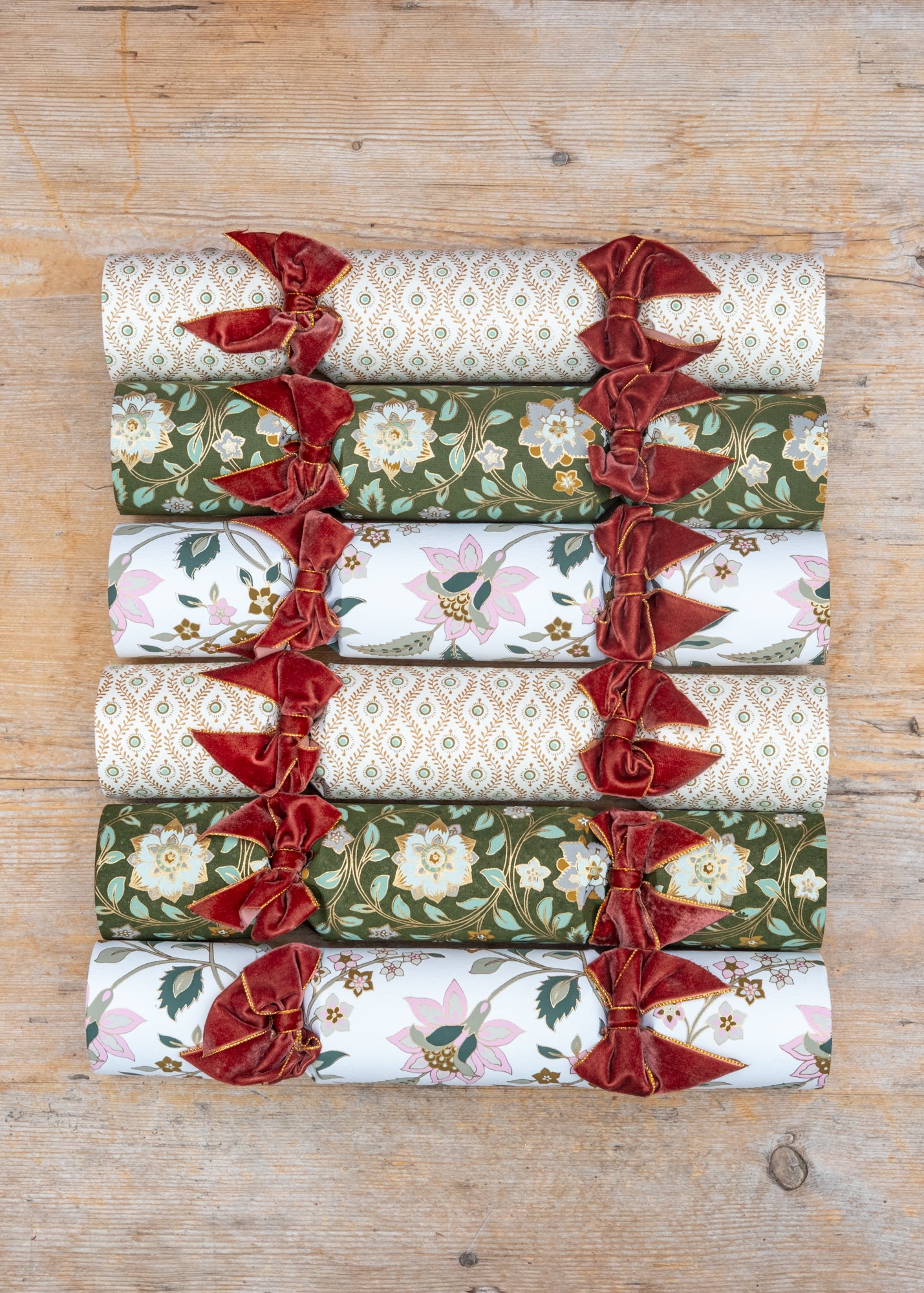 Burford Garden Co. Luxury Christmas Crackers with Red Ribbon