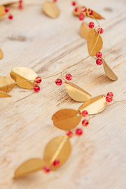 Bungalow Leaf Garland with Berries in Gold, 180cm
