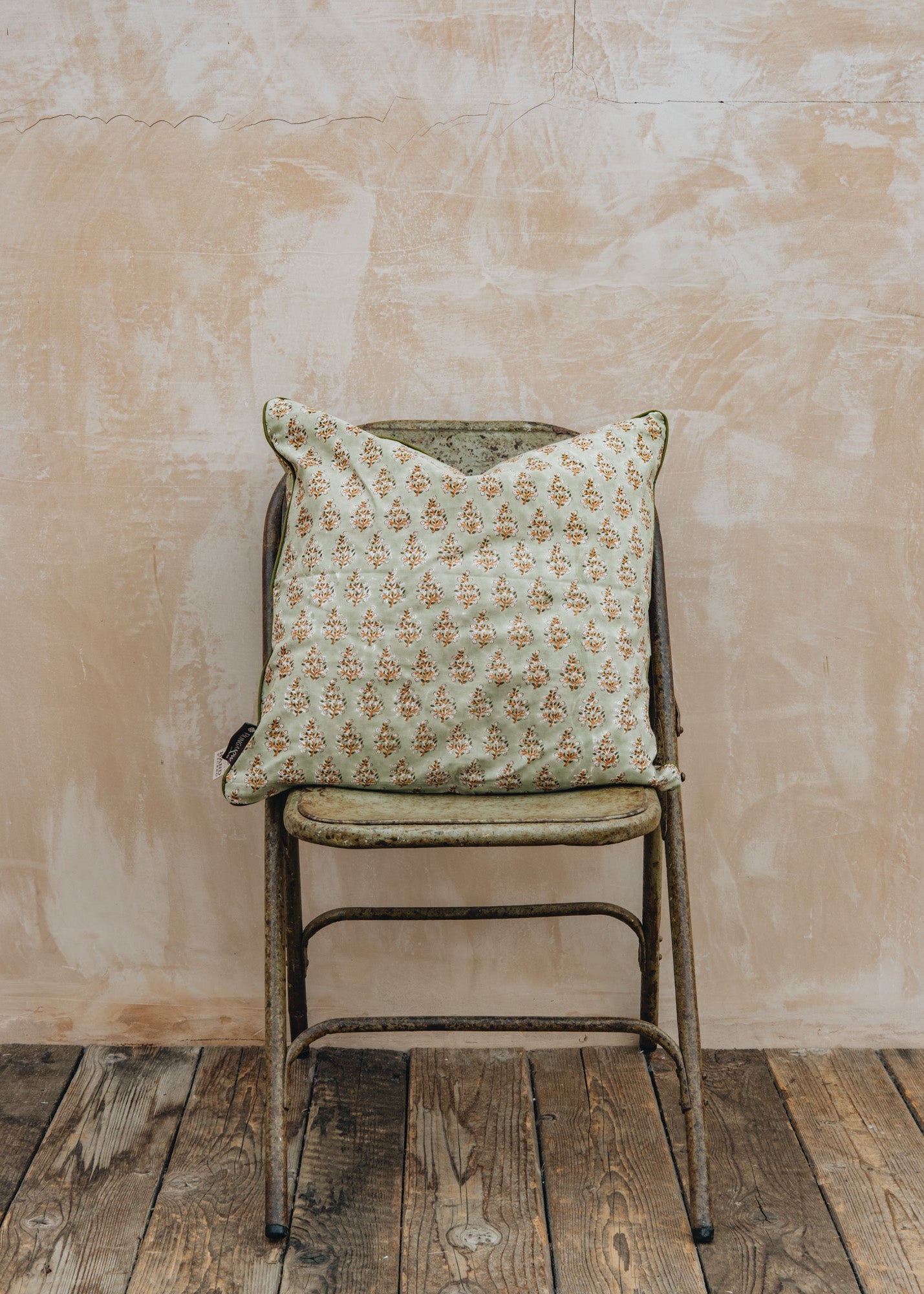 A World of Craft Samira Artichoke Cushion