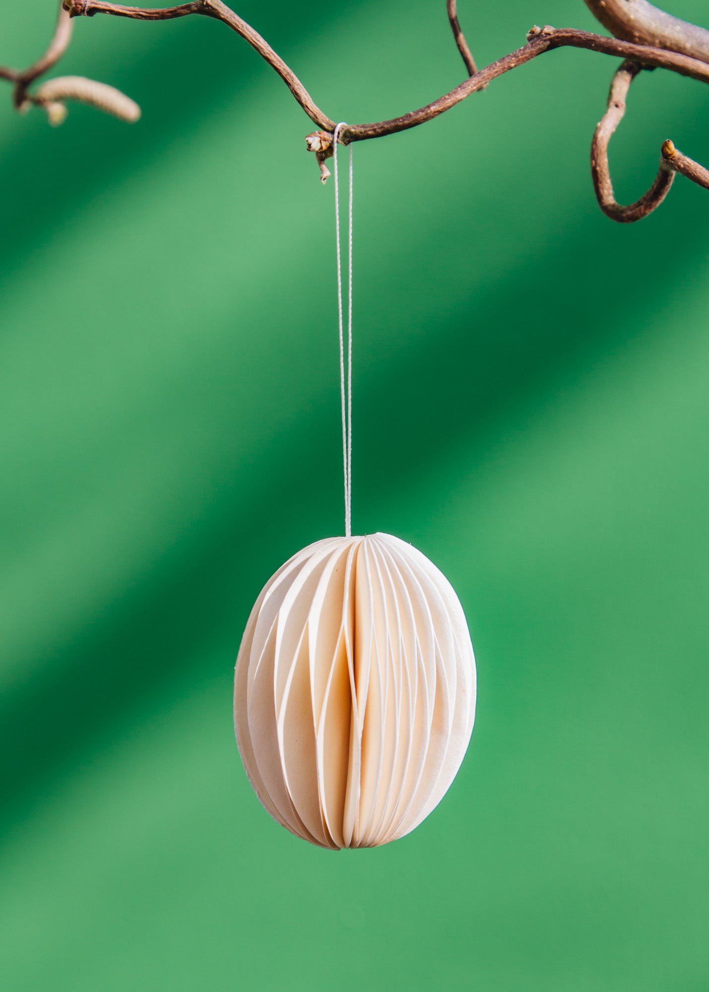 Bungalow Swirl Ivy Paper Egg Decorations, set of six