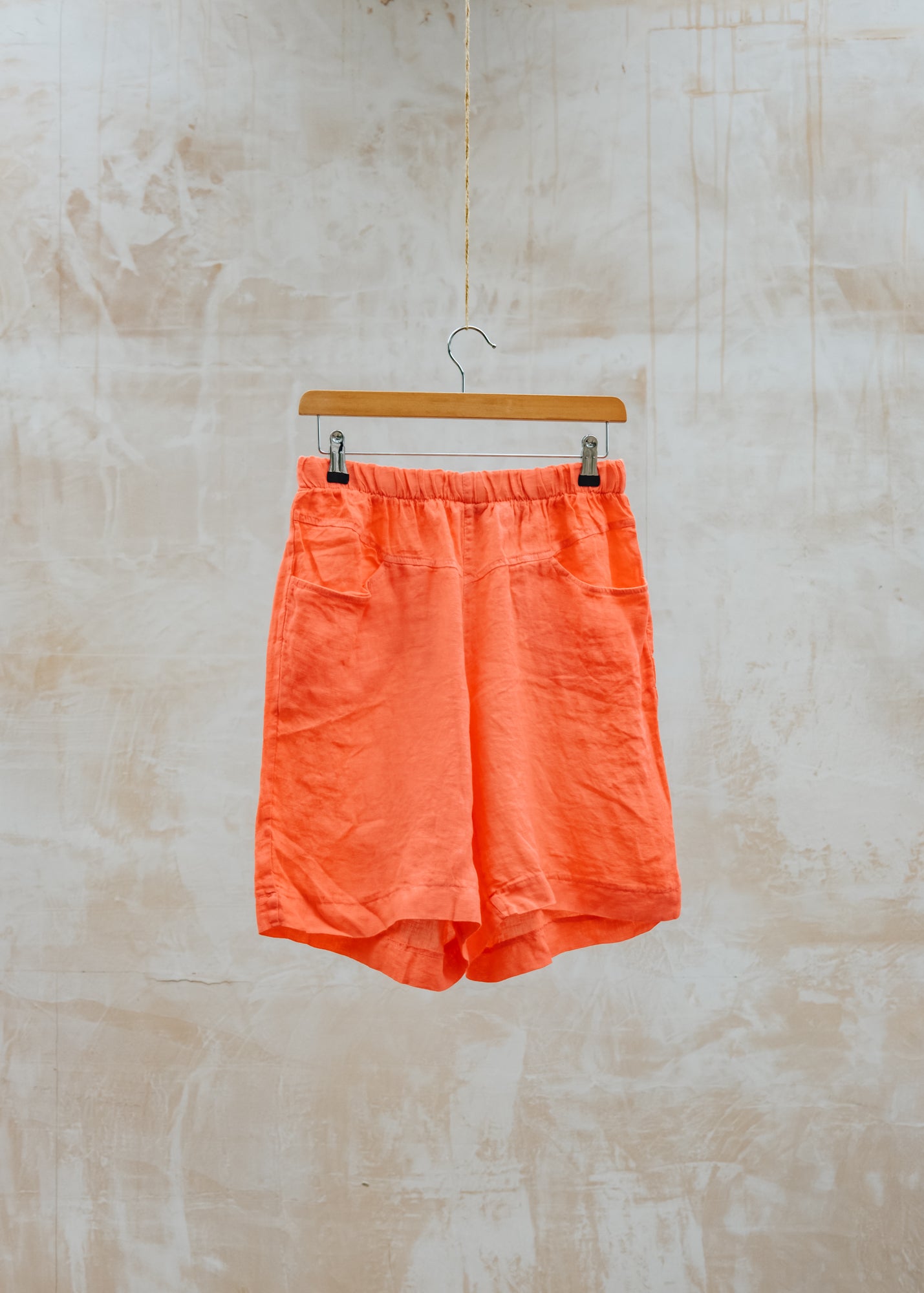 Shorts in Coral