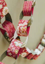 The Free Range Cracker Co. Christmas Paper Chain Set