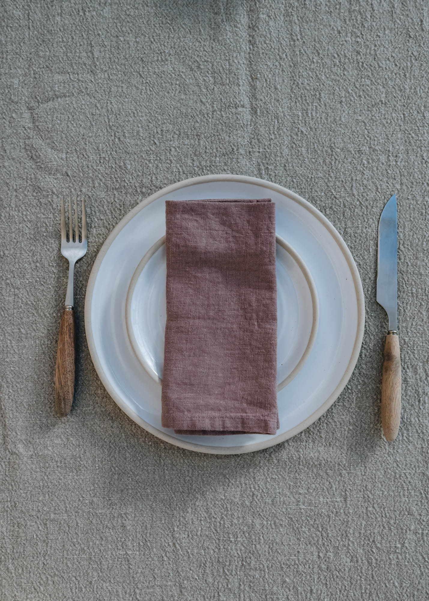 Maggie: Timeless Flowers Ashes of Roses Linen Napkins, pack of two