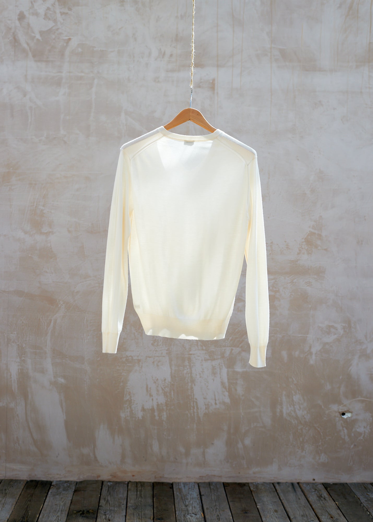 Caruso Cashmere/Silk V-Neck - Medium