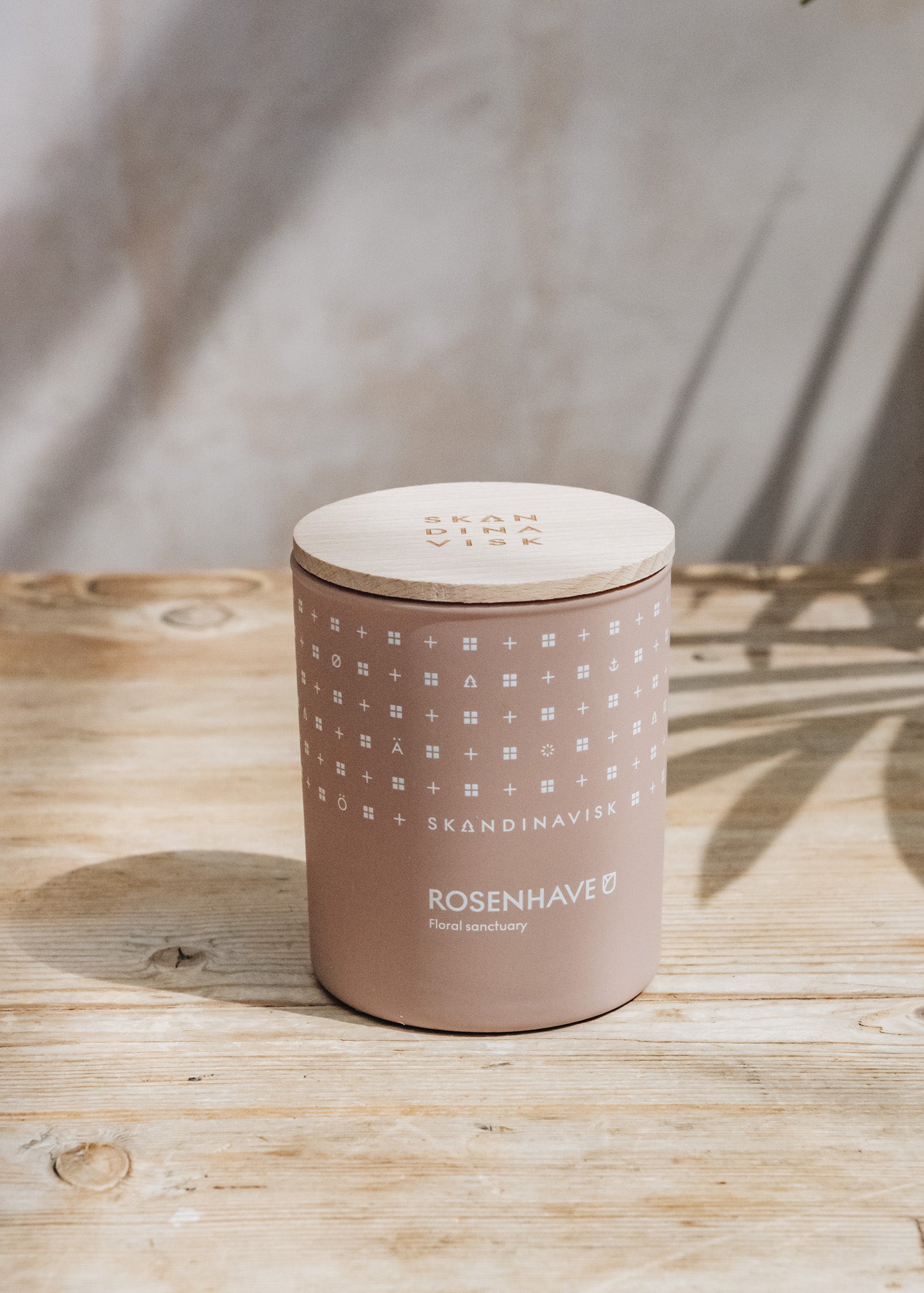 Skandinavisk Scented Candle in Rosenhave 200g