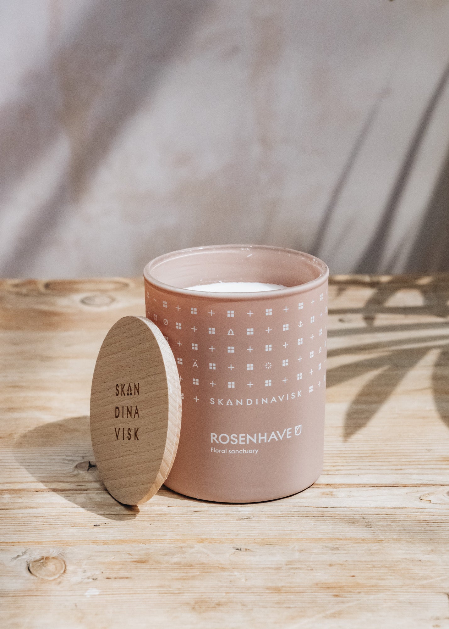 Skandinavisk Scented Candle in Rosenhave 200g